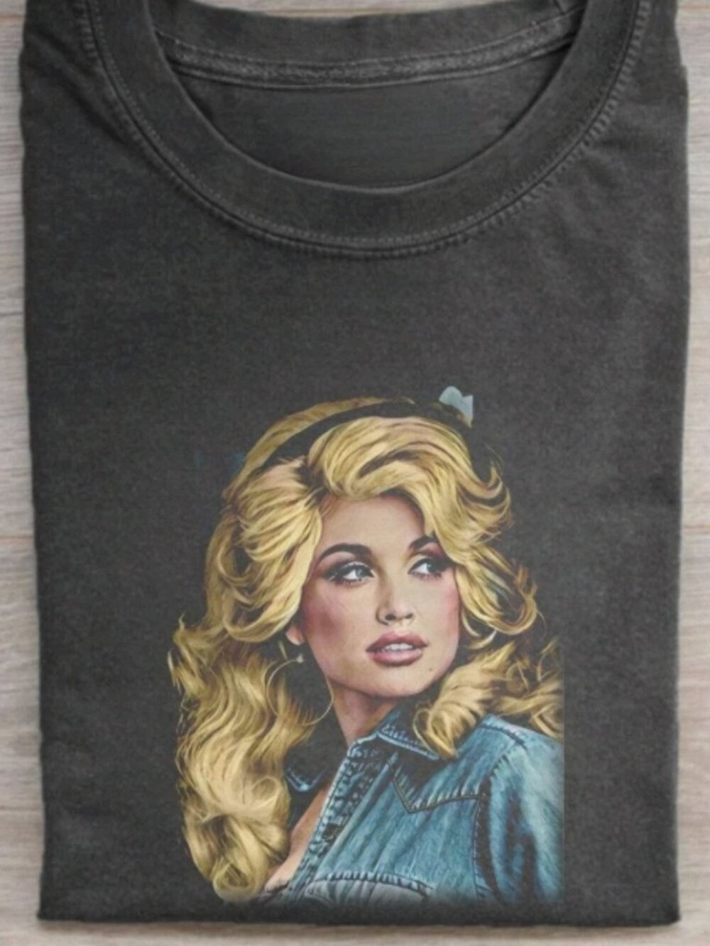 NWT Dolly Parton Vintage Portrait Graphic Tee Dark Gray